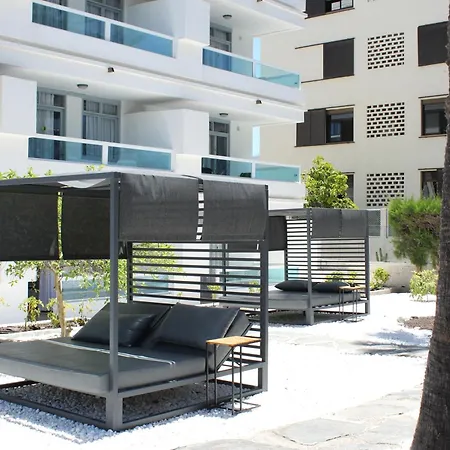 Fayna アパートホテル