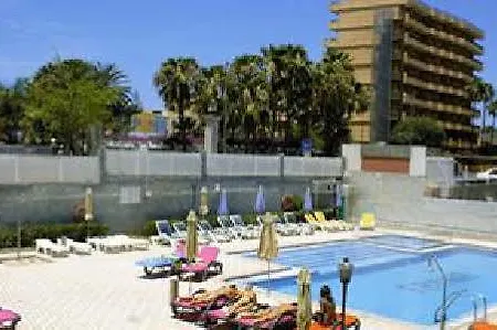 Fayna アパートホテル